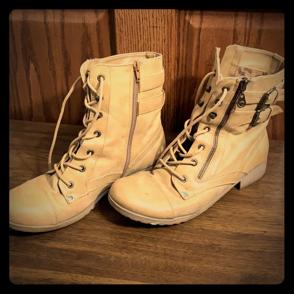 G by Guess 9.5 tan boots